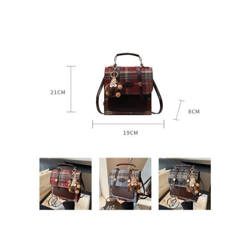 حقيبة ظهر صغيرة أنيقة بنقشة مربعات ومشبك للإغلاق